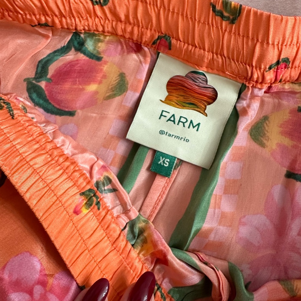 Farm Rio silk shorts - Picture 3 of 3